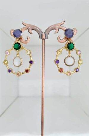 Orecchini multicolore  realizzati con ottone zirconi ed occhio di gatto 
Lunghezza 4.5cm
Peso 7.3gr Spedizione Gratuita