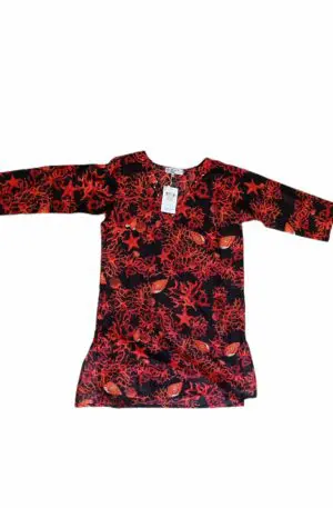 Caftano copricostume fantasia Corallo sfondo nero spacchette laterali, scollo a V, presenza di microperline. 
Taglie: S/M; L/XL
100% Cotone Spedizione Gratuita