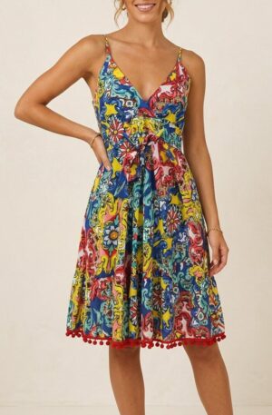 Abito corto 100% cotone  con bratelline regolabili, retro elasticizzato e pom pom finali.  Taglia unica
Fantasia donna Rosalia Spedizione Gratuita