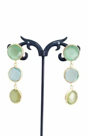 Orecchini  realizzati con occhio di gatto circondati da ottone. Lunghezza 5cm Peso 6.2gr Spedizione Gratuita