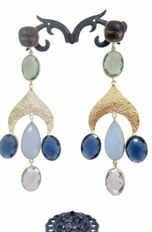 Orecchini  realizzati con quarzi multicolore ed ottone Lunghezza 10cm Peso 11.8gr Spedizione Gratuita