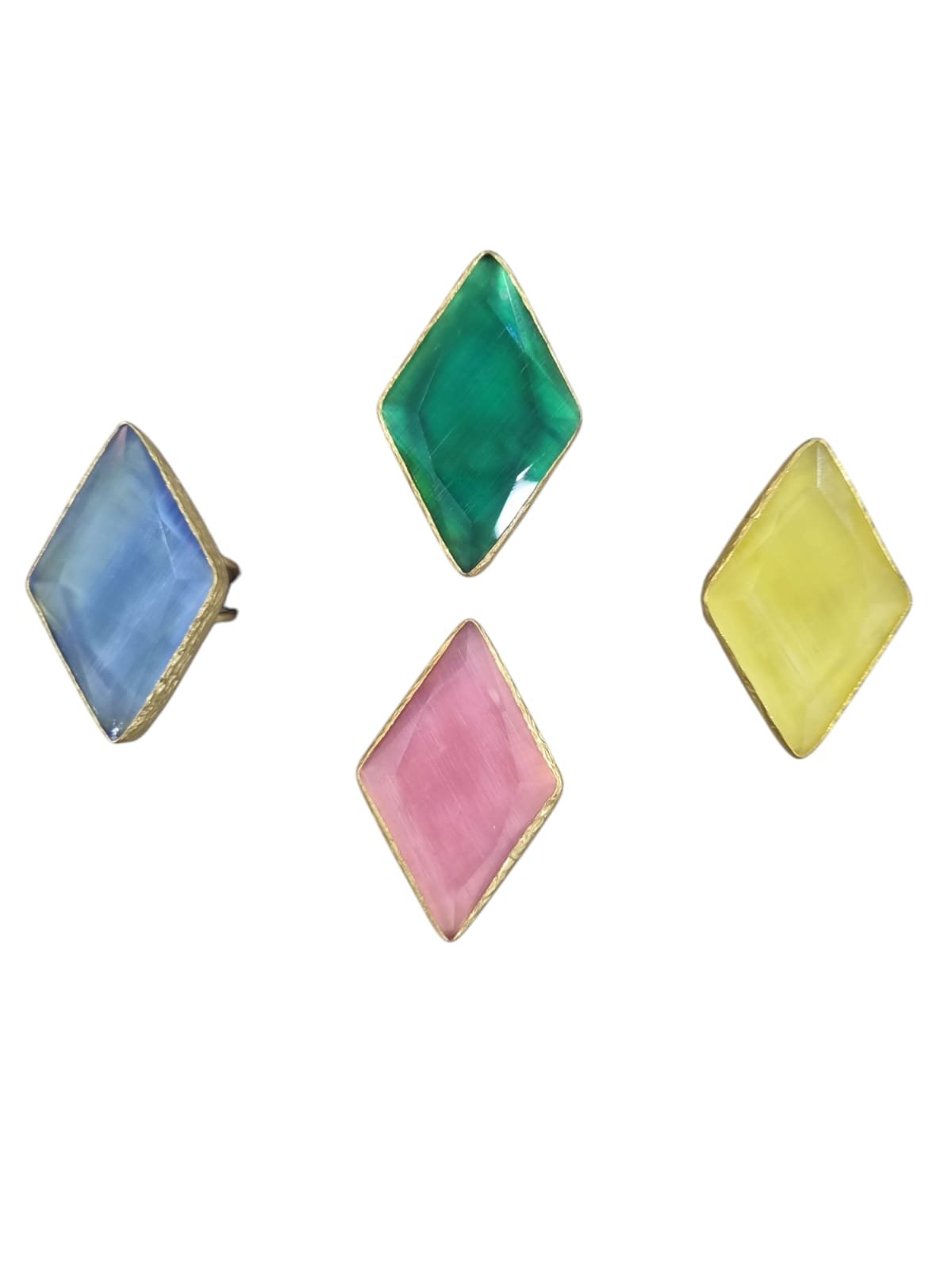 Adjustable rings rhombus with cat's eye set in brass. Measures 4cm x 2.5cm. Color yellow, gucci green, pink and sugar paper Free shipping Anelli regolabili rombi con occhio di gatto incastonato nell’ottone. Misura 4cm x 2.5cm. Colore giallo, verde gucci, rosa e carta da zucchero Spedizione Gratuita