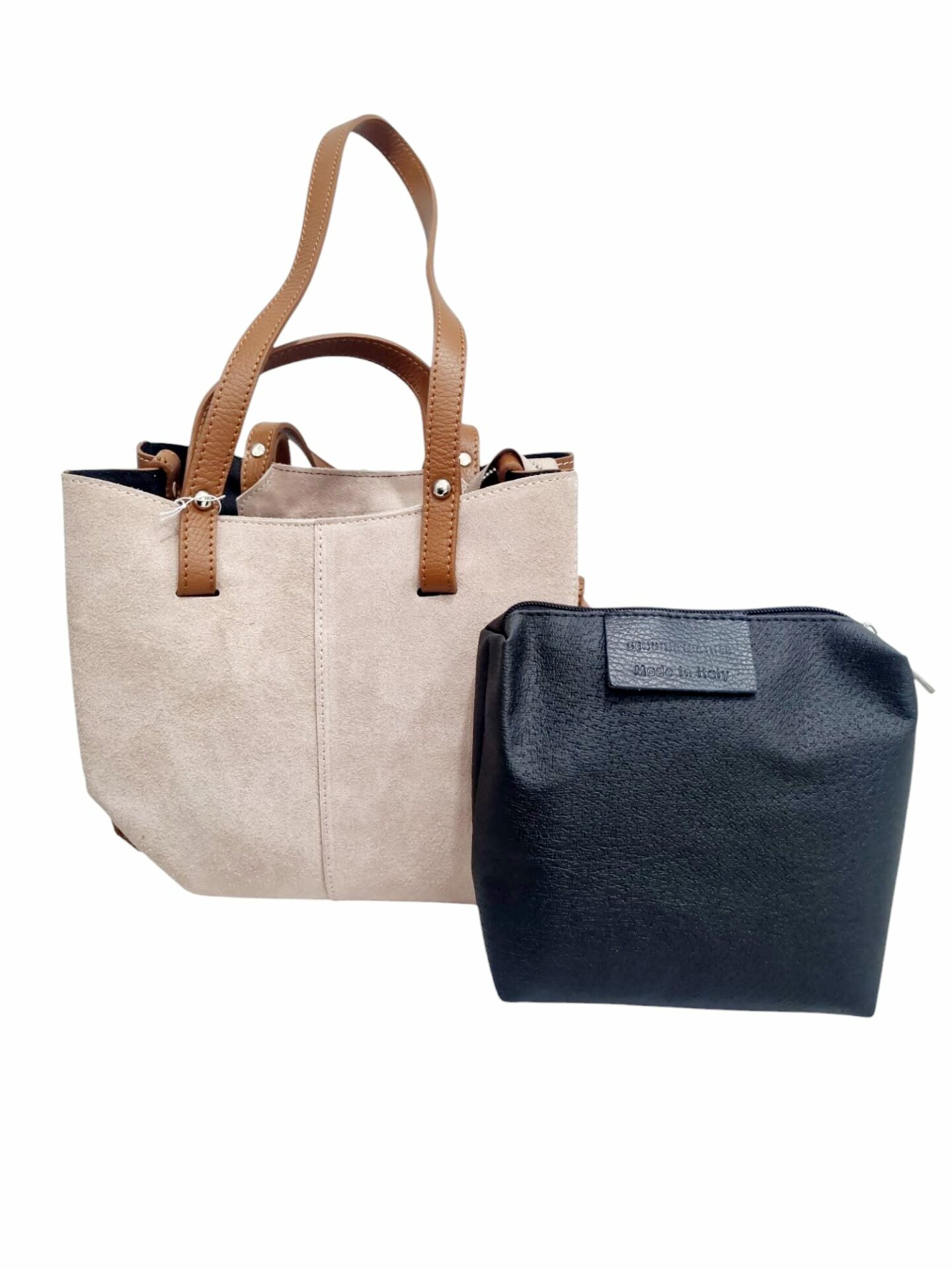 Borsa in vera pelle e camoscio, made Italy, con doppio manico lungo e corto, interno con sacca estraibile,chiusura con zip. misure L20 B10 H22 Spedizione Gratuita Borsa in vera pelle e camoscio, made Italy, con doppio manico lungo e corto, interno con sacca estraibile,chiusura con zip. misure L20 B10 H22 Spedizione Gratuita