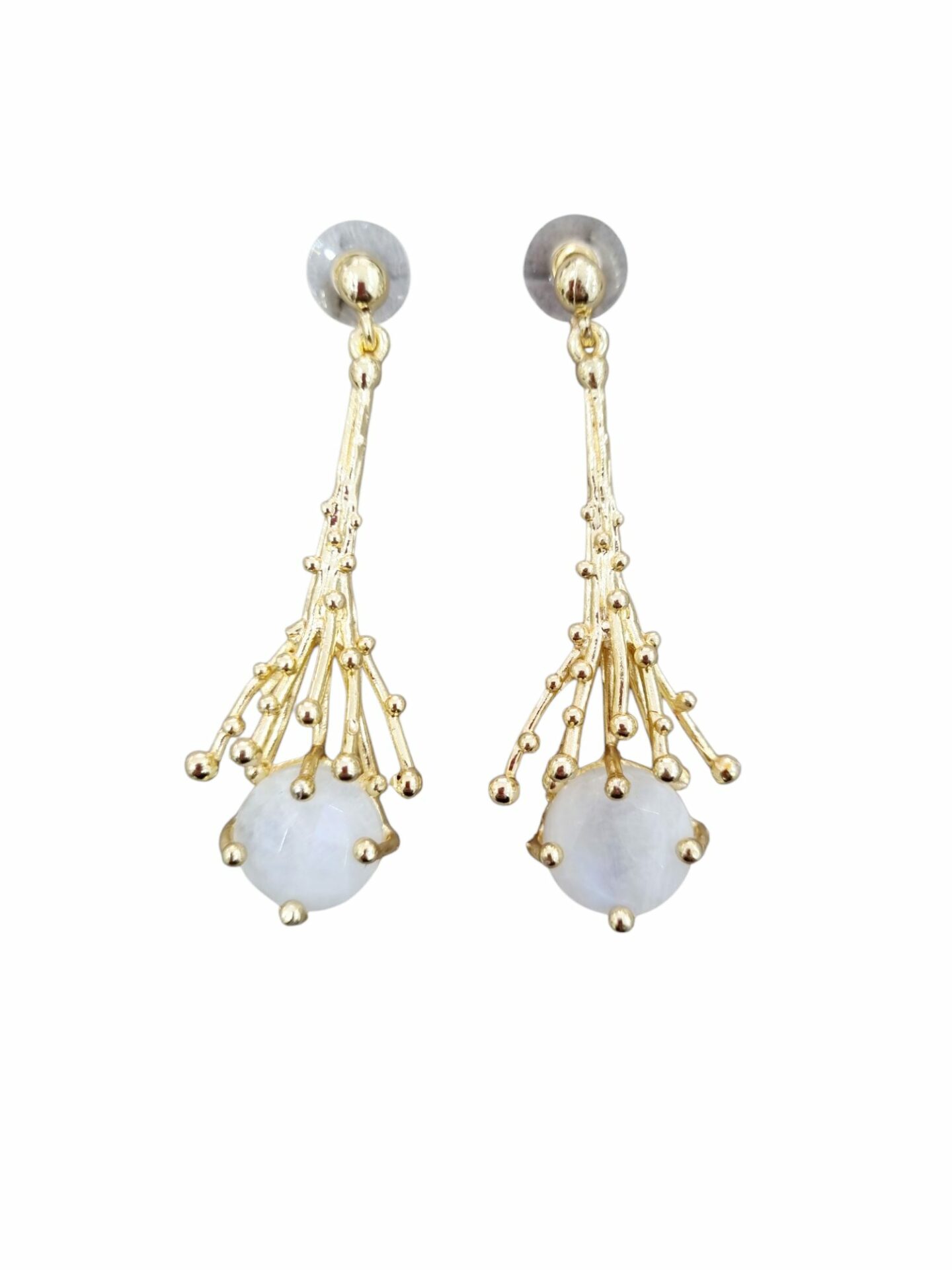 Orecchini  realizzati con ottone e pietra di luna.
Lunghezza 6.5cm
Peso 8.4gr Spedizione Gratuita