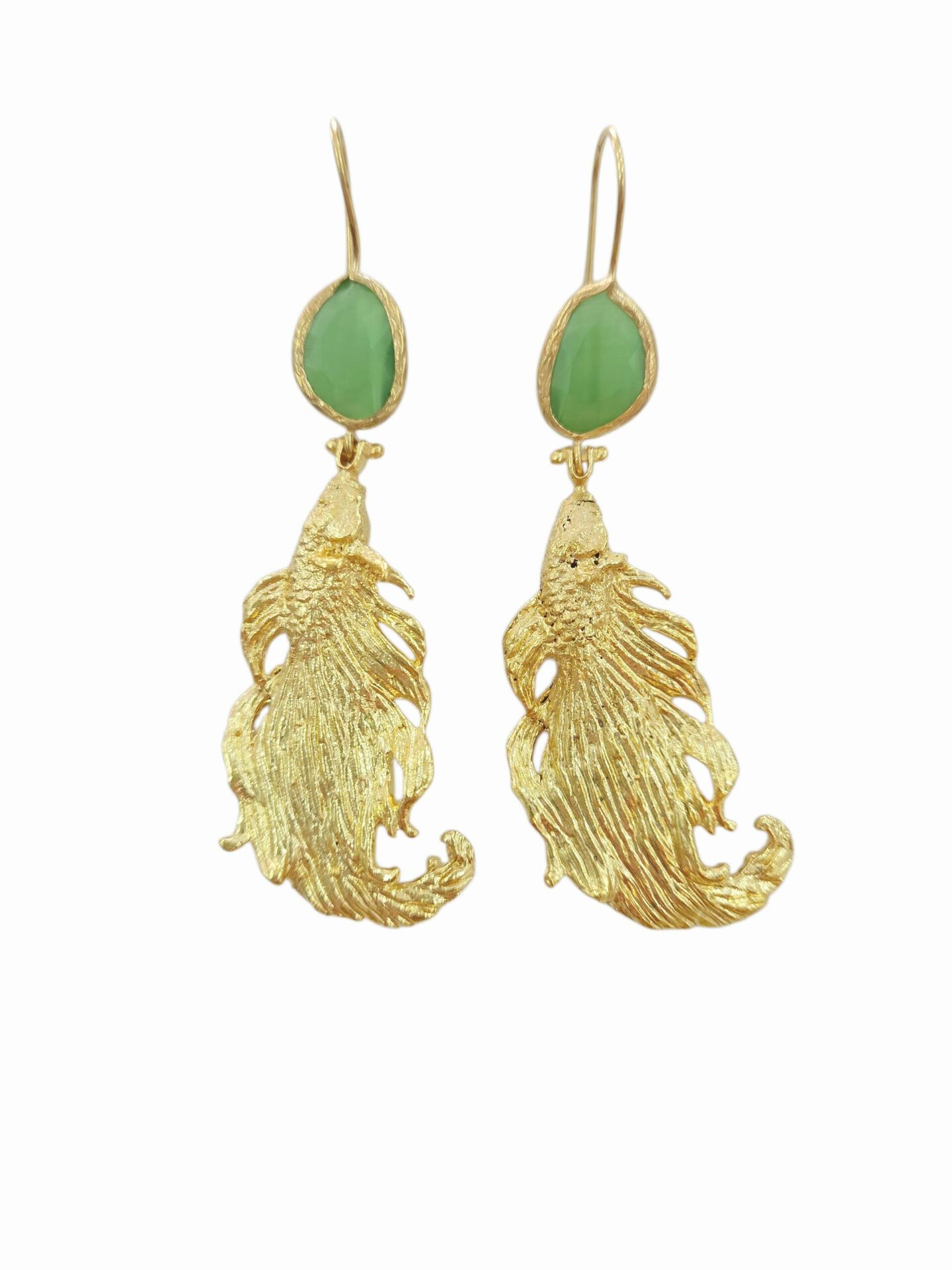 Orecchini realizzati con carpe in ottone e perno con monachella in pietra verde occhio di gatto lunghezza 8cm peso 12.9gr Spedizione Gratuita