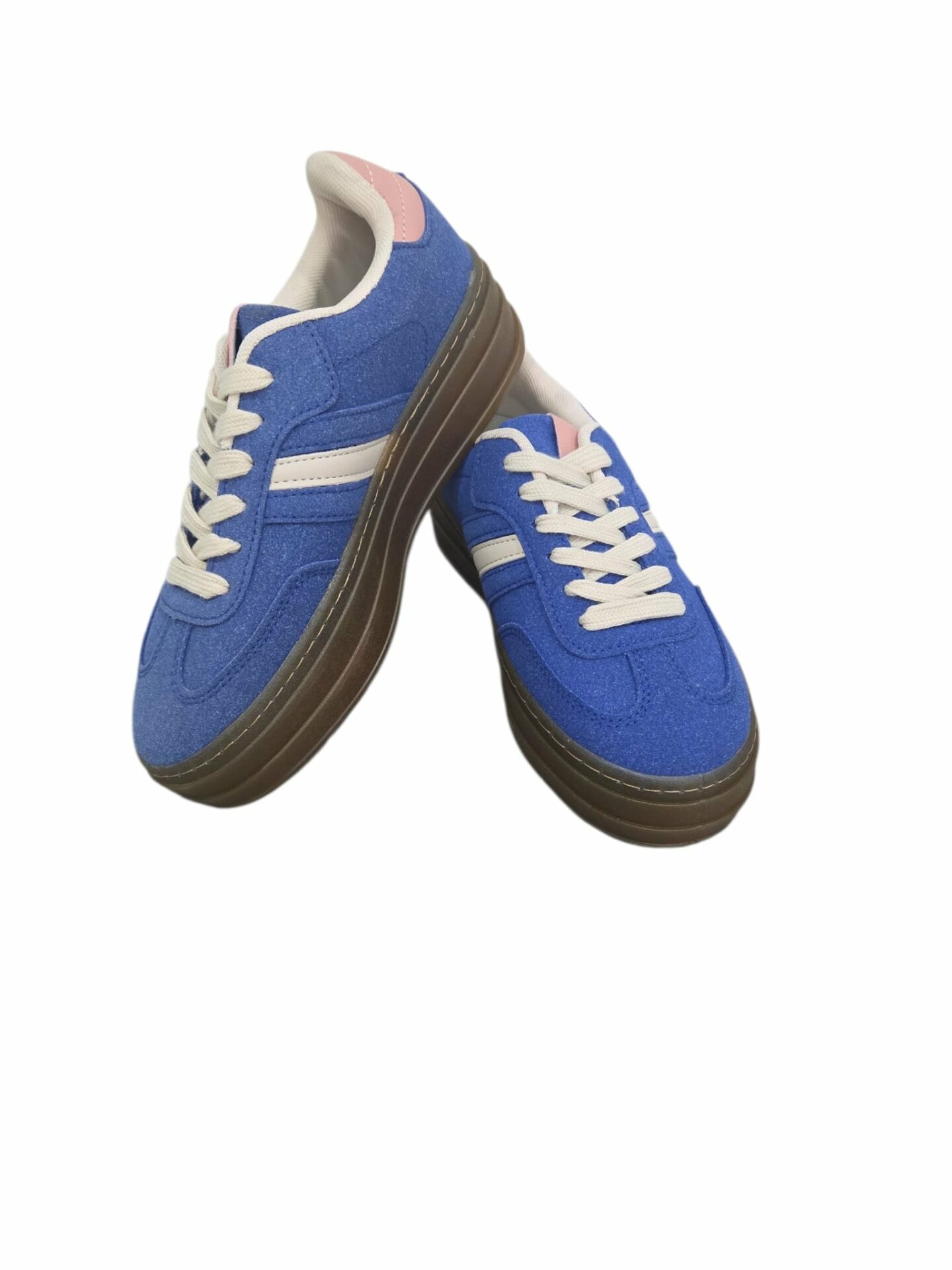 Sneakers azzurre e rosa scamosciate con doppio rialzo 4.5cm, suola antiscivolo. Spedizione Gratuita Sneakers azzurre e rosa scamosciate con doppio rialzo 4.5cm, suola antiscivolo. Spedizione Gratuita