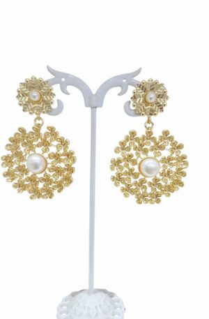 Orecchino realizzati con ottone e perla di fiume lunghezza 5.5cm peso 9.8gr Spedizione Gratuita
