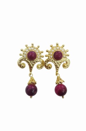 Orecchini realizzati con ottone,perle di maiorca e pietra naturali incastonati e pendente.lunghezza 4.5cmpeso 7.1gr Spedizione Gratuita
