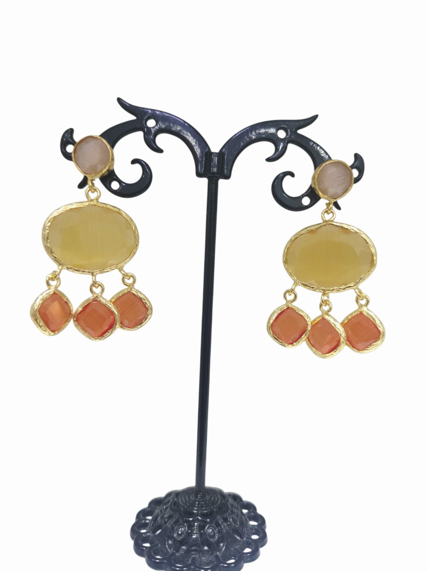 Orecchini realizzati con occhio di gatto multicolore,contornati da ottone lunghezza 4cm peso 5.5gr Spedizione Gratuita Orecchini realizzati con occhio di gatto multicolore,contornati da ottone lunghezza 4cm peso 5.5gr Spedizione Gratuita
