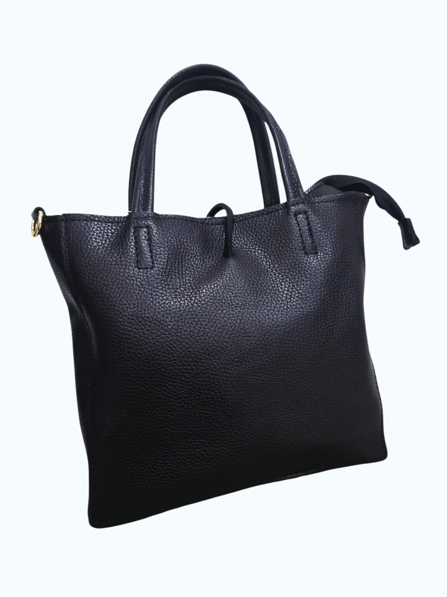 Bag made of genuine leather and spotted pony skin, made in Italy, zip closure, bare interior with removable purse and shoulder strap. Measurements H24 W7 L28 Free shipping Borsa realizzata in vera pelle e cavallino maculato ,made Italy, chiusura con zip,interno nudo con borsellino estraibile e tracolla.Misure H24 B7 L28 Spedizione Gratuita