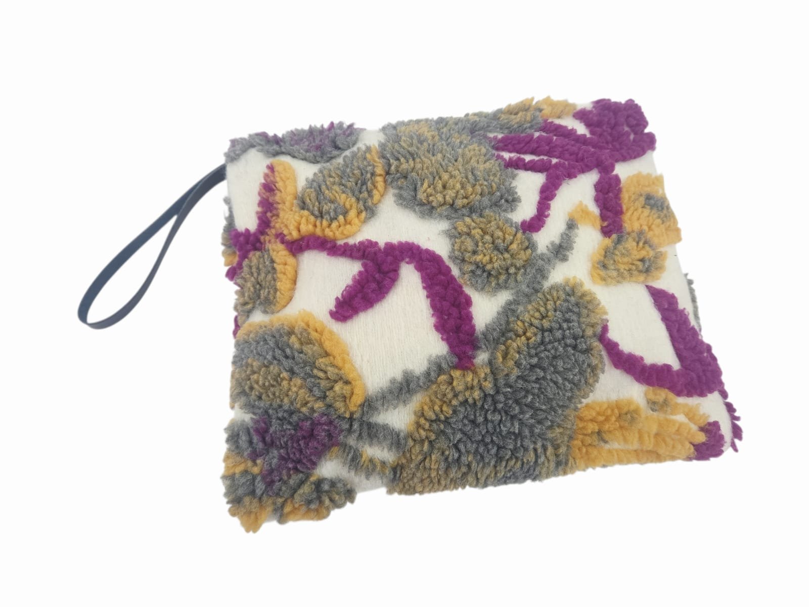 Wristlet bags made of fabric with genuine leather wristband, made in Italy, zip closure. Dimensions: L 27 H 23 Free shipping Borsette Polsiere realizzate in tessuto con polsiera in vera pelle,made italy, chiusra con zip. misure L 27 H23 Spedizione Gratuita