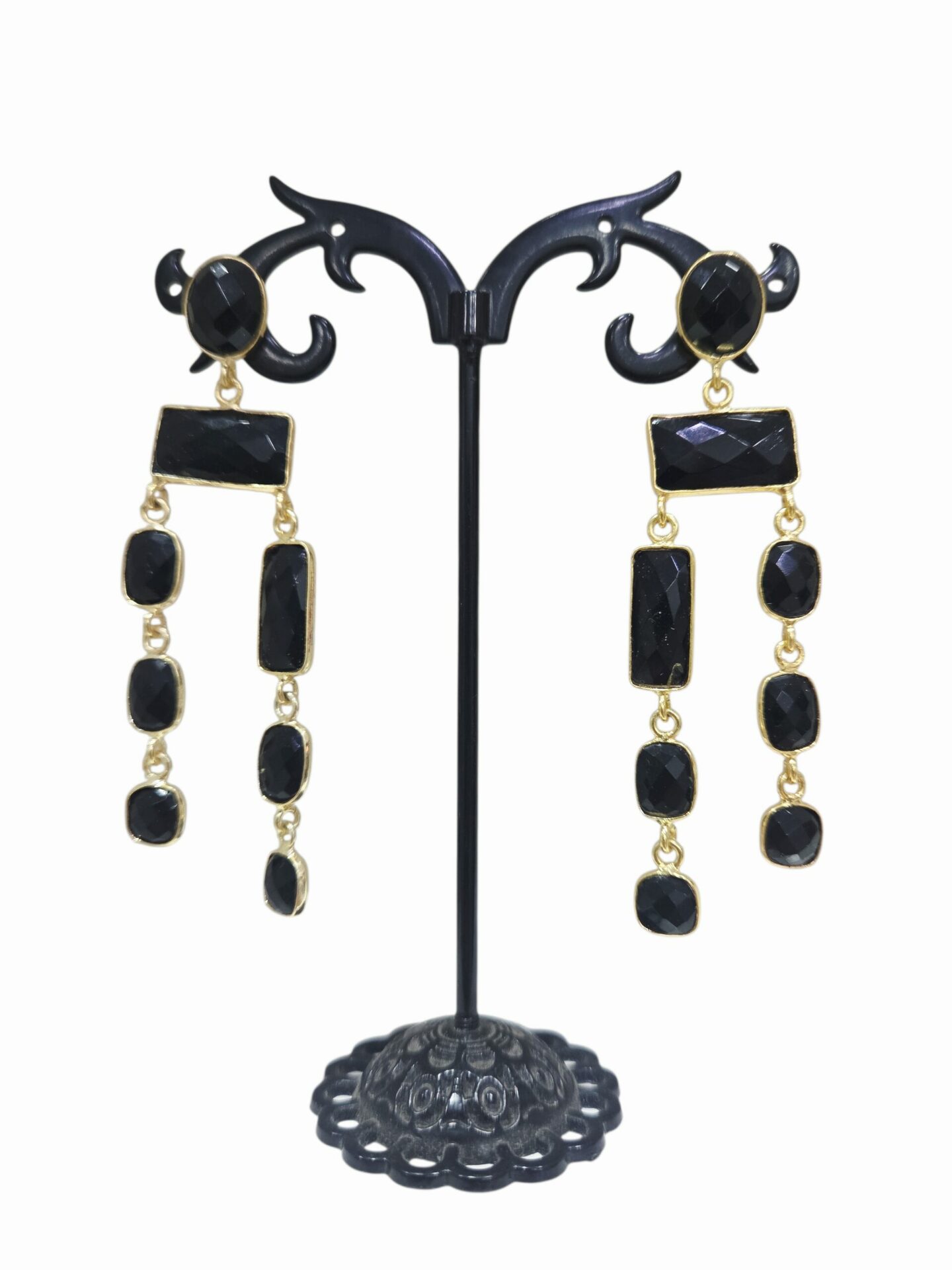 Orecchini realizzati con onice contornata da ottone lunghezza 6.5cm peso 4.8gr Spedizione Gratuita Orecchini realizzati con onice contornata da ottone lunghezza 6.5cm peso 4.8gr Spedizione Gratuita