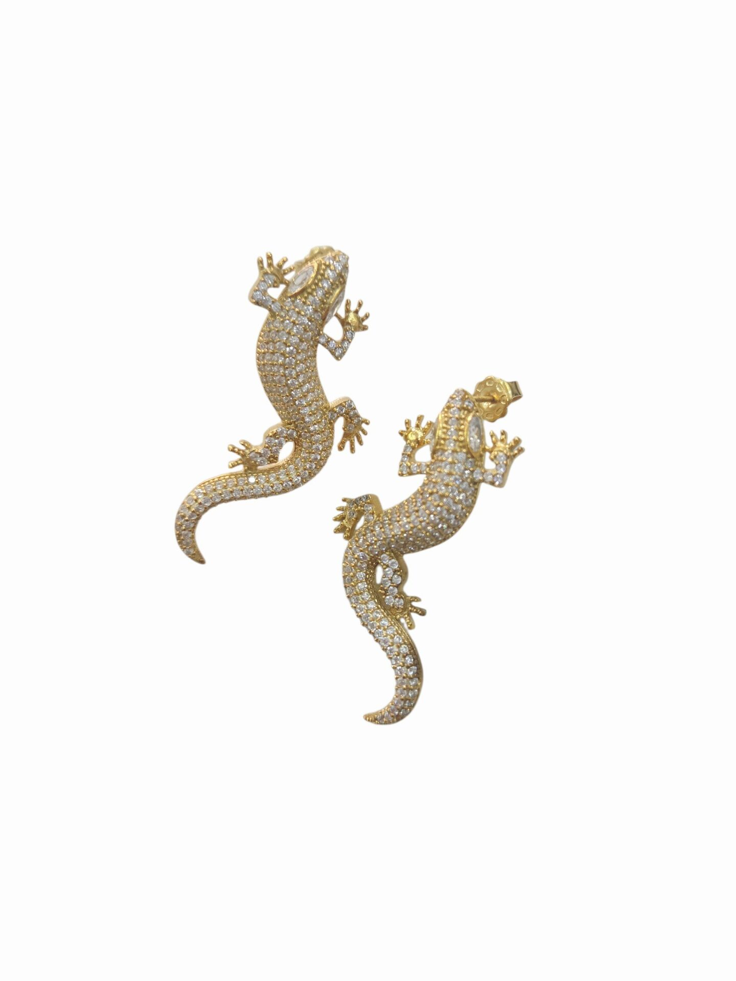 Orecchini lobo gechibrealizzati con zirconi incastonati su base in ottone dorata
lunghezza 4cm
peso 3.8gr Spedizione Gratuita Orecchini lobo gechibrealizzati con zirconi incastonati su base in ottone dorata
lunghezza 4cm
peso 3.8gr Spedizione Gratuita