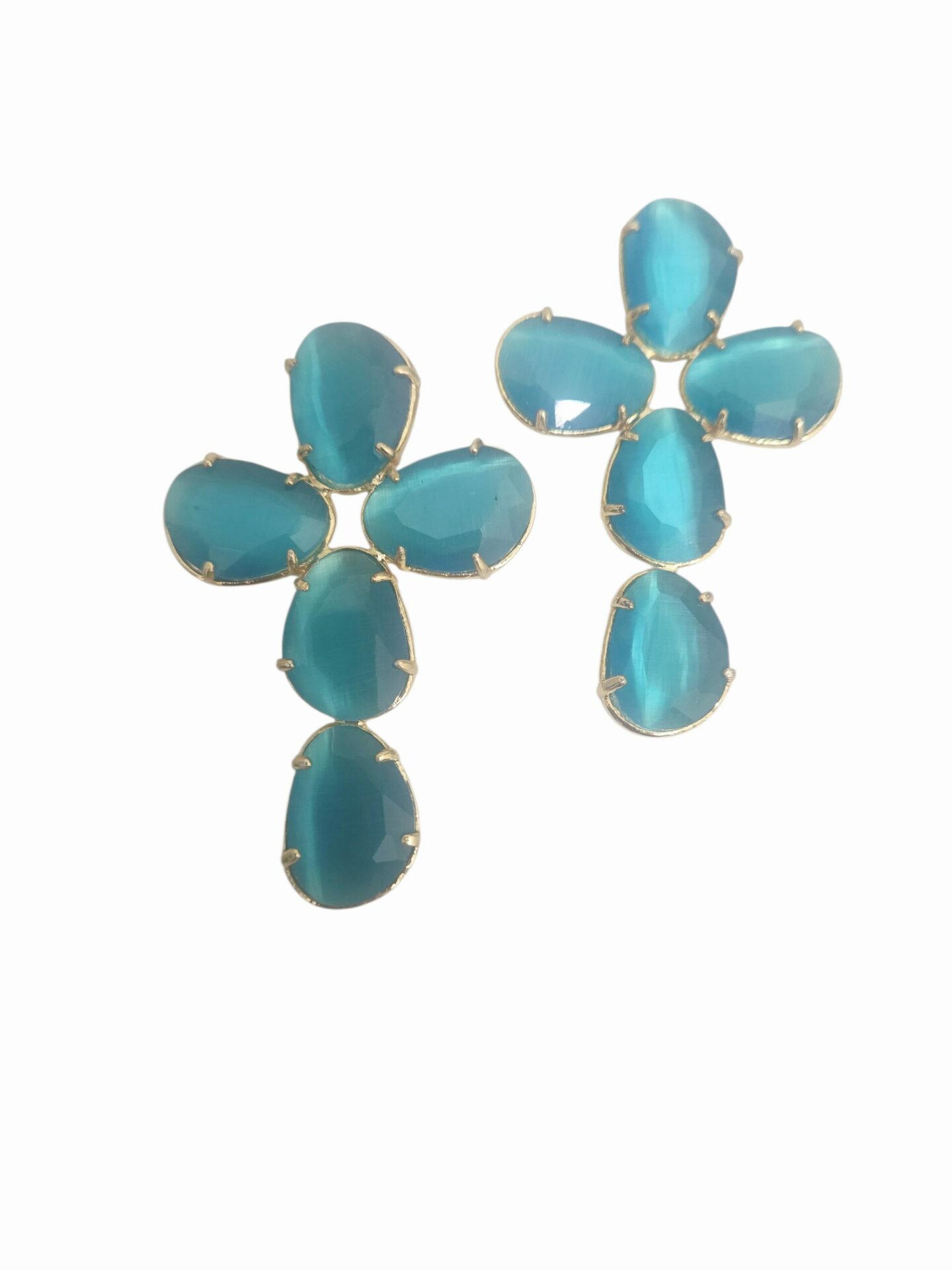 Orecchini croce realizzati con occhio di gatto su base in ottonelunghezza 6.5cmpeso 16.7gr Spedizione Gratuita