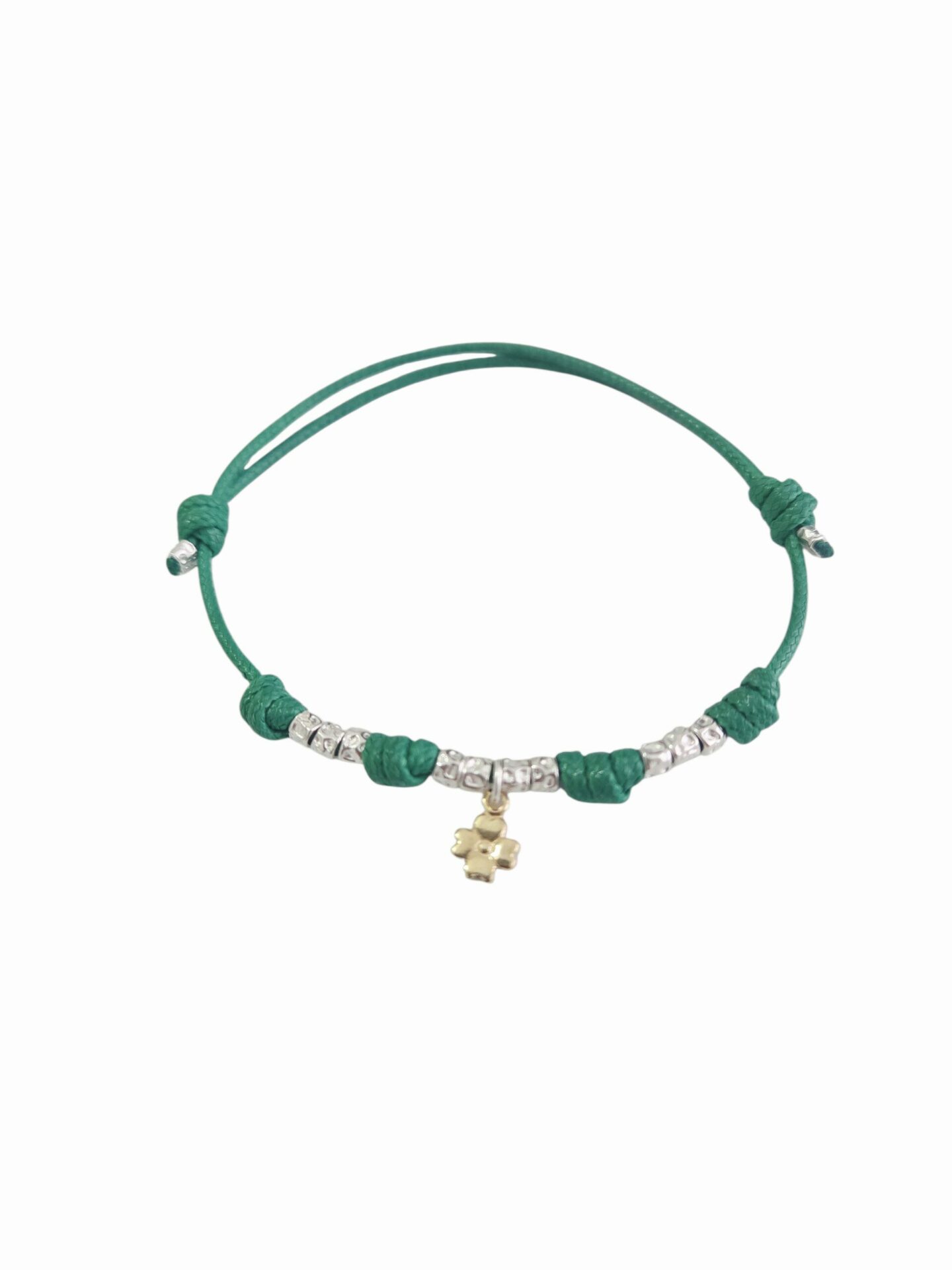 Bracciale modello dodo regolabile,unisex, realizzato con tessuto verde lavabile,dadini in argento925 e ciondolo quadrifoglio dorato in argento925 Spedizione Gratuita
