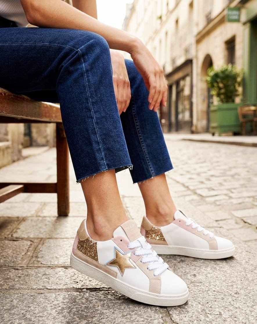 Sneakers ecopelle bianche rosa e beige, con stella oro,piccola parte glitter e parte scamosciata, suola antiscivolo. Comode. Spedizione Gratuita Sneakers ecopelle bianche rosa e beige, con stella oro,piccola parte glitter e parte scamosciata, suola antiscivolo. Comode. Spedizione Gratuita