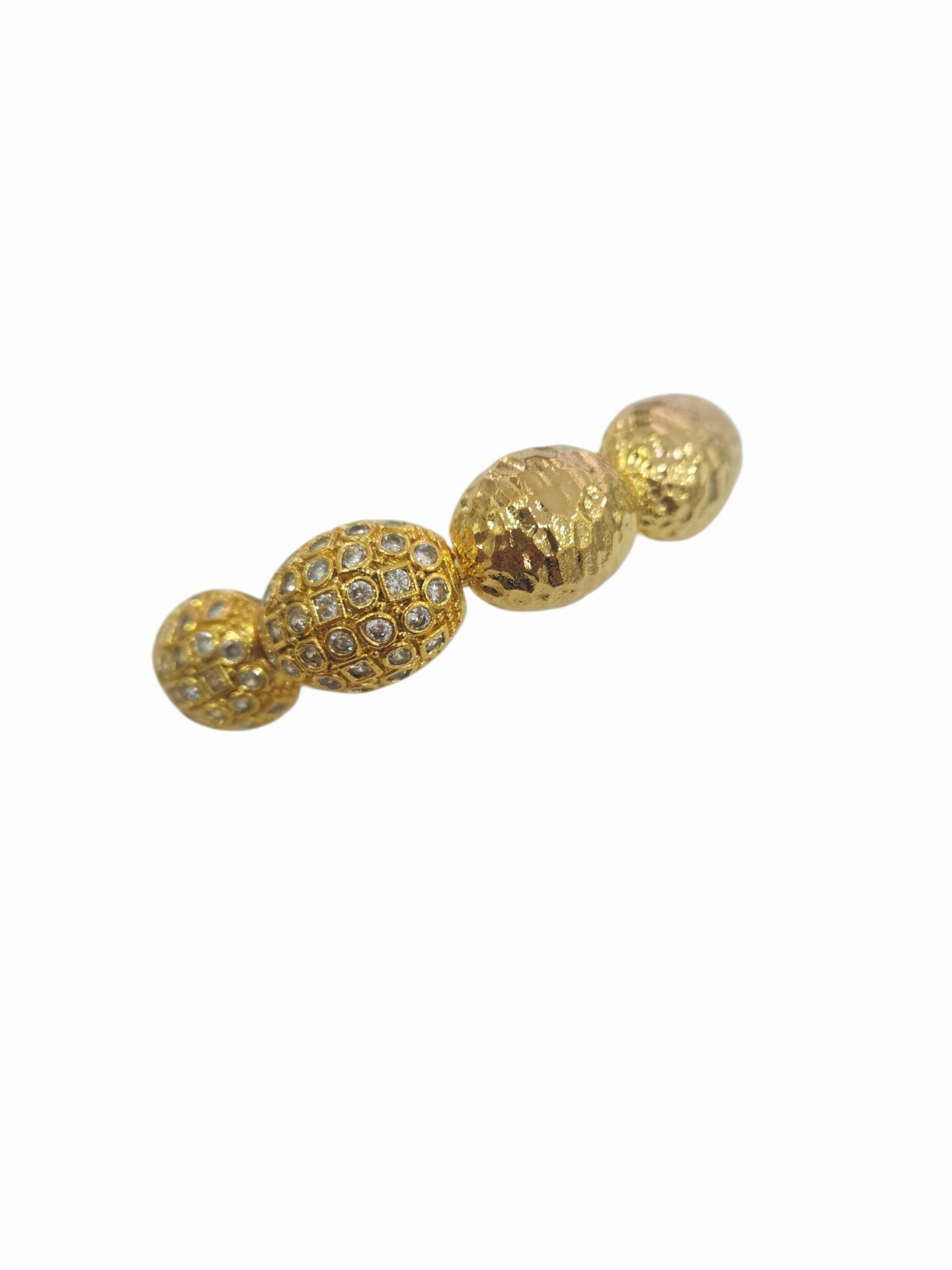 Bracciale ad incastro realizzato artigianalmente con ottone battuto e 4 ovali centrali con zirconi bianchi incastonati Spedizione Gratuita Bracciale ad incastro realizzato artigianalmente con ottone battuto e 4 ovali centrali con zirconi bianchi incastonati Spedizione Gratuita