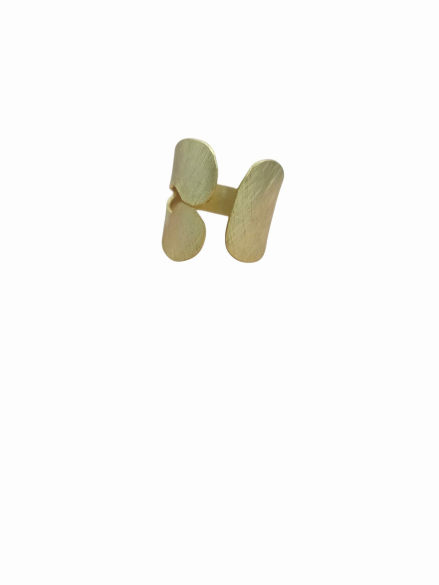 Anello Fascione regolabile realizzato in ottone striato dorato. Spedizione Gratuita