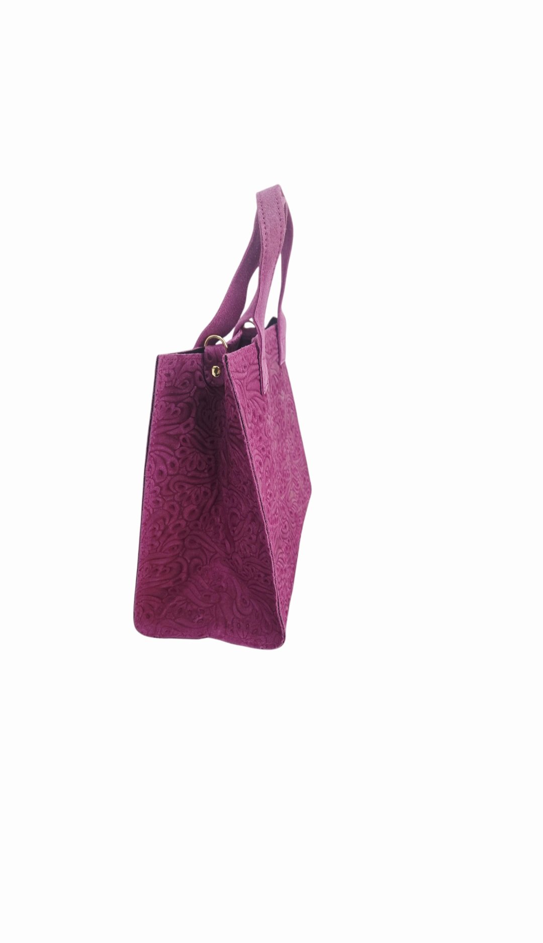 Borsa realizzata in vera pelle, camoscio stampato, made italy , dotata di tracolla  chiusura con zip,tasca unica interna. Misure H26 B 12 L 27
colore ciclamino Spedizione Gratuita