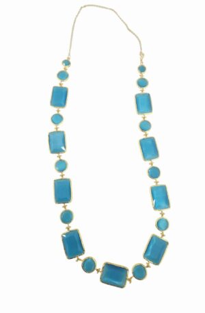 Collana realizzata con piastre rettangolari e tonde in occhio di gatto circondate da ottone. Possibilità si farla sia girocollo che lunga. 
Colore turchese 
Lunghezza 71cm Spedizione Gratuita