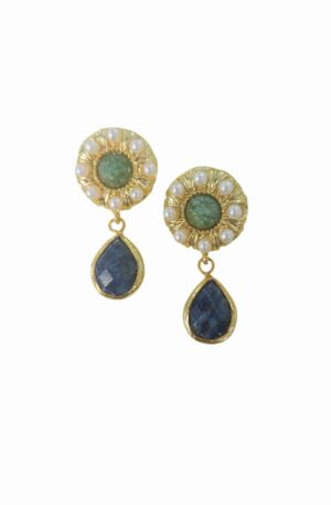 Orecchini  realizzati con perle di maiorca e pietre naturali verdi e blu contornate da ottone
lunghezza 3cm
peso 6.4gr Spedizione Gratuita