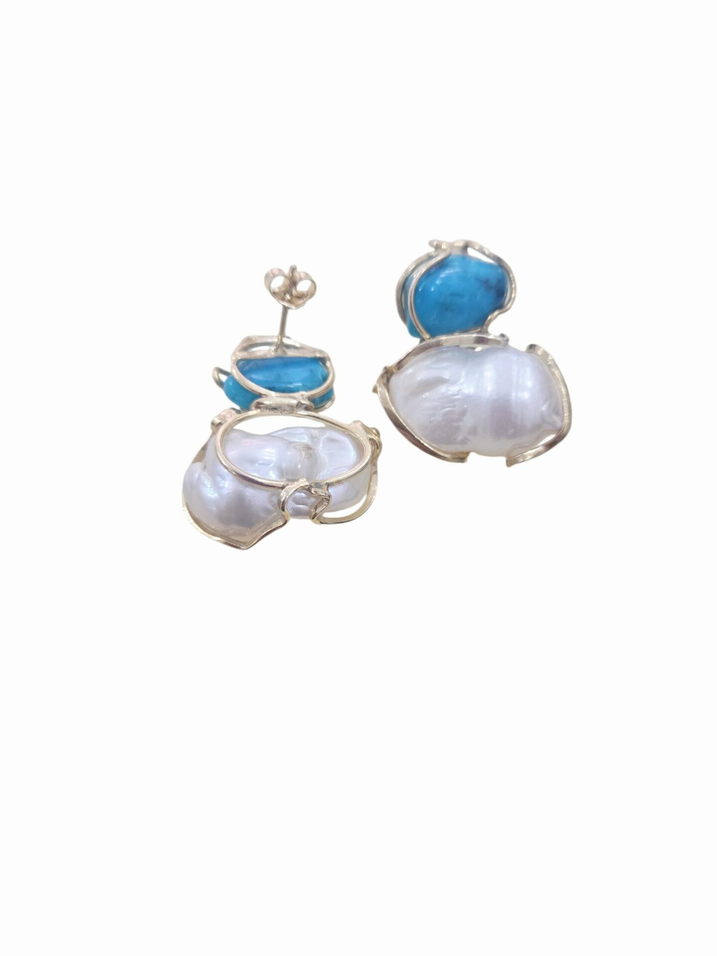 Orecchini realizzati con turchese naturale e perla scaramazza montati su argento925 placcato oro
lunghezza 2.5cm
peso 8.3gr Spedizione Gratuita Orecchini realizzati con turchese naturale e perla scaramazza montati su argento925 placcato oro
lunghezza 2.5cm
peso 8.3gr Spedizione Gratuita