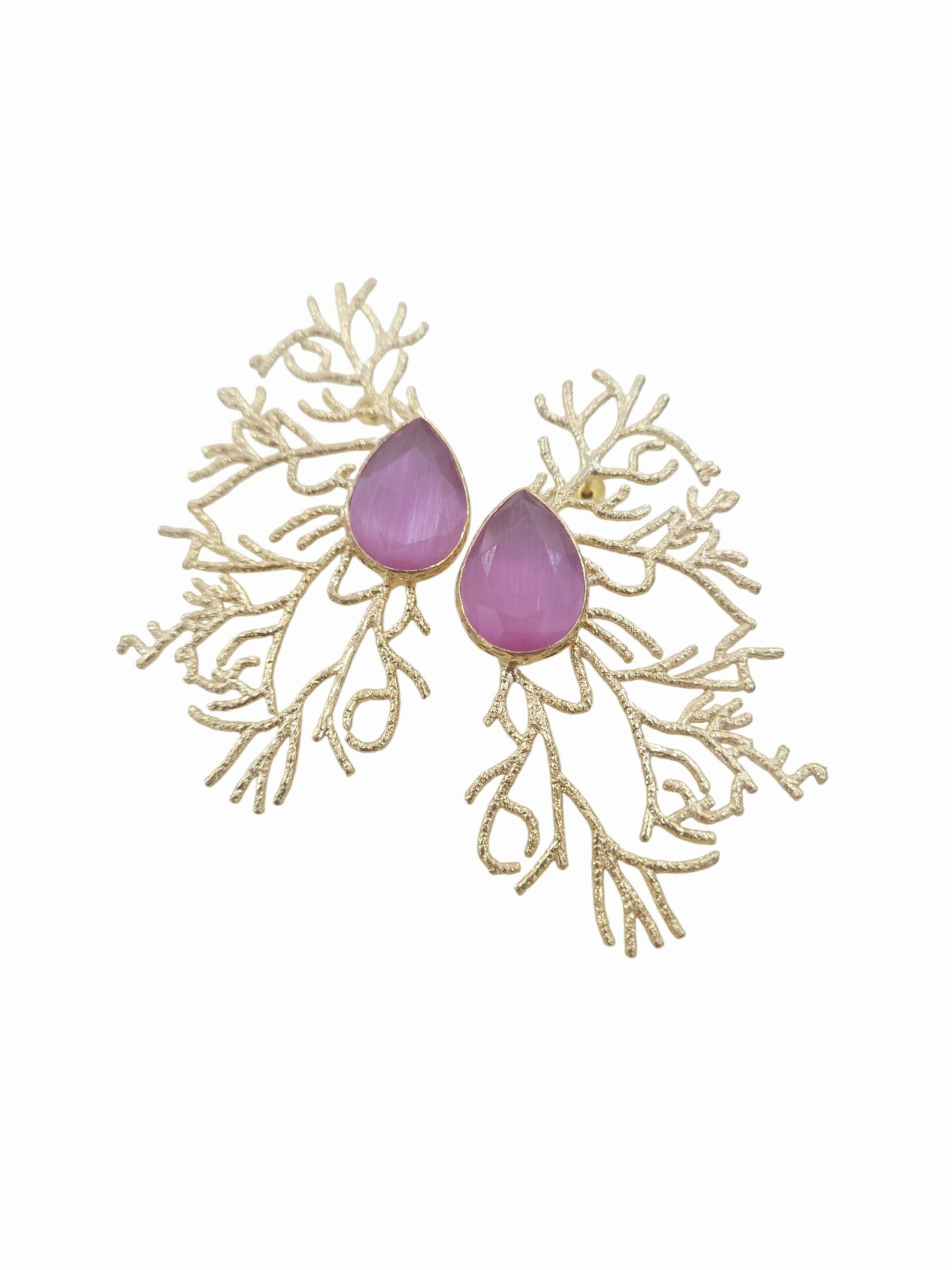 Orecchini  realizzati in ottone ed occhio di gatto rosa
lunghezza 5cm
peso 9.1gr Spedizione Gratuita