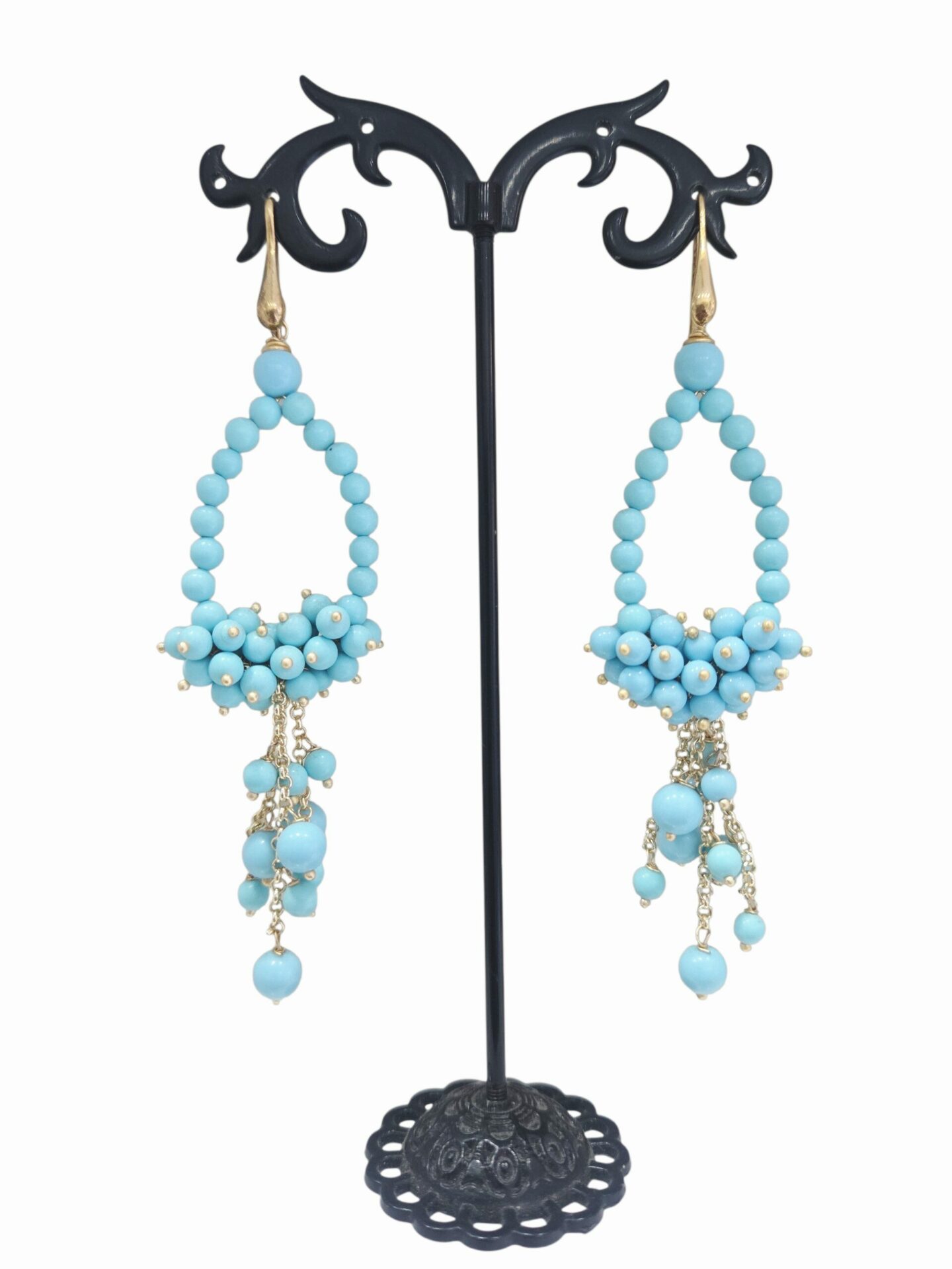 Orecchini realizzati artigianalmente con pasta di turchese. monachella in argento925 placcata oro 
peso 7.9gr
lunghezza 9.5cm Spedizione Gratuita