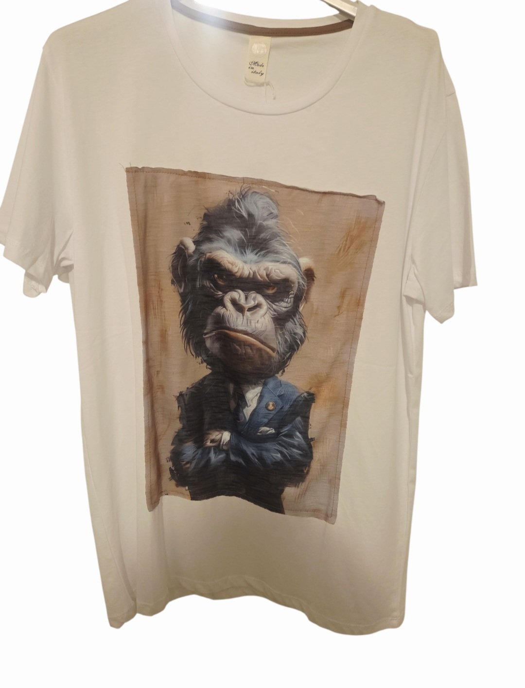 T-shirt Uomo in cotone con stampa Scimmia ,simpatica e briosa.Taglia L Spedizione Gratuita T-shirt Uomo in cotone con stampa Scimmia ,simpatica e briosa.Taglia L Spedizione Gratuita