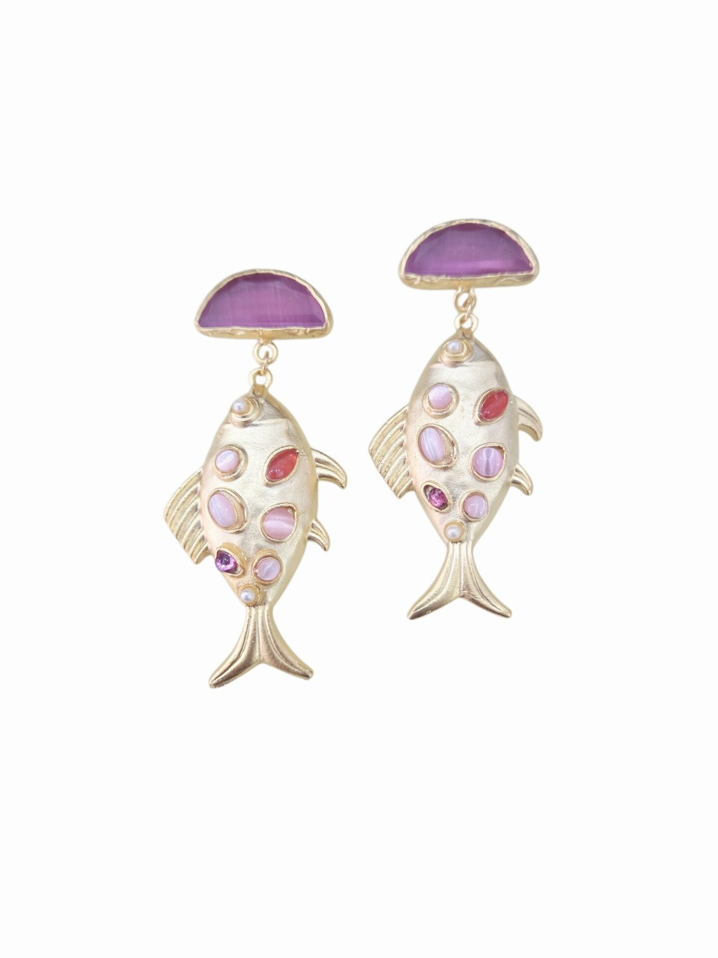 Orecchini  realizzati con pesciolini in ottone ed elementi occhio di gatto in varie sfumature di rosa.
lunghezza 5.5cm
peso 9.1gr Spedizione Gratuita