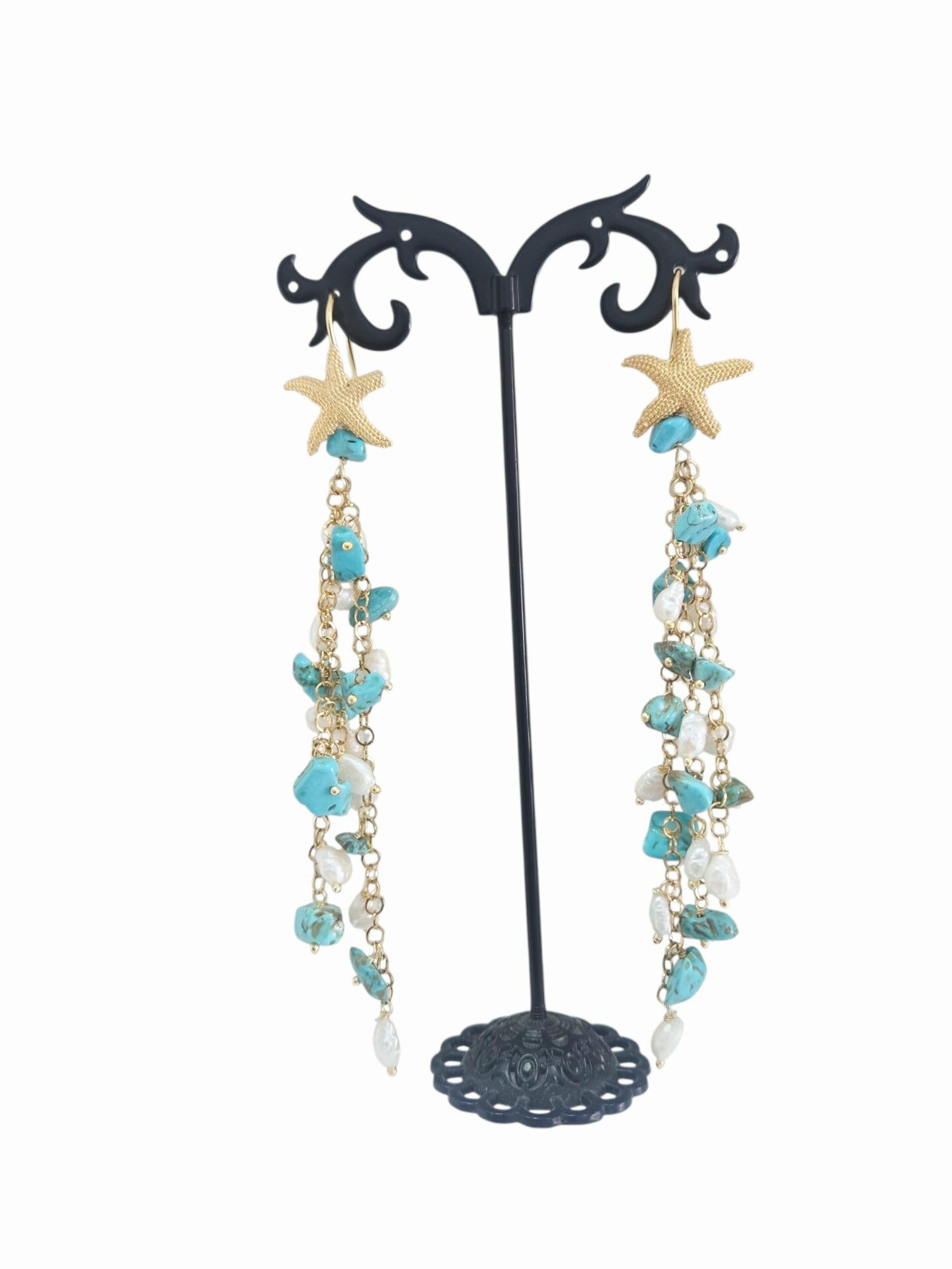 Orecchini pendenti realizzati con turchesi, perle di fiumee monachella con stellina in ottone
lunghezza 12cm
peso 8.2gr Spedizione Gratuita Orecchini pendenti realizzati con turchesi, perle di fiumee monachella con stellina in ottone
lunghezza 12cm
peso 8.2gr Spedizione Gratuita