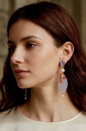 Orecchini  realizzati con giada glicine,corallo e perle di fiume
lunghezza 9cm
peso 7.3gr Spedizione Gratuita
