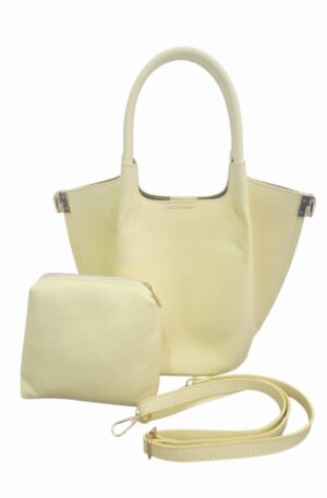 Borsa vera pelle, made Italy, dotata di beauty in pelle interno e tracolla,interno nudo,chiusura con bottone magnetico. colore giallo
misure H23 B14 L19 Spedizione Gratuita