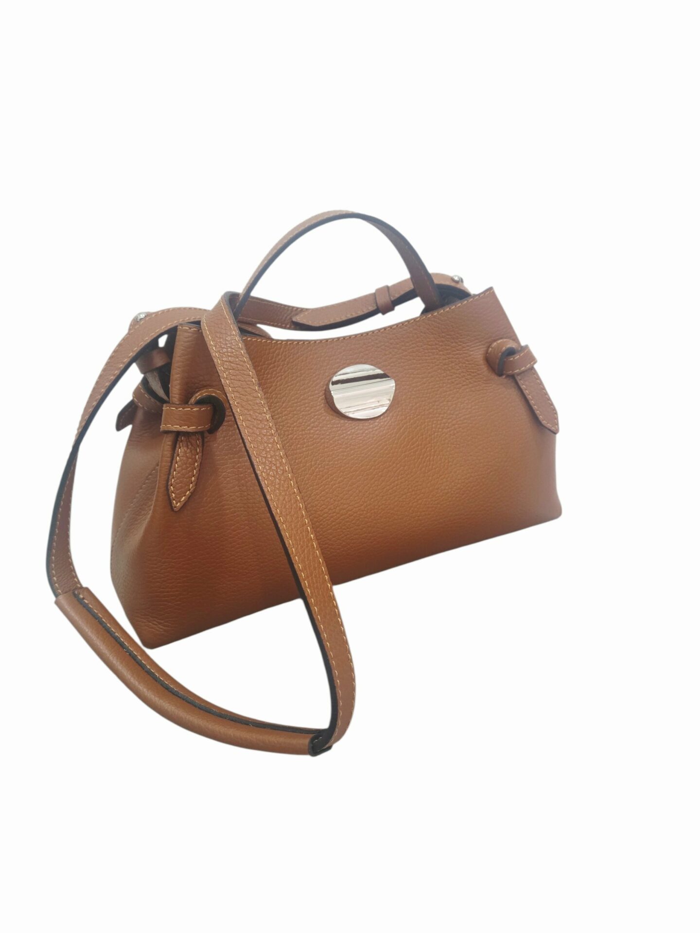 Leather shoulder bag, genuine leather, leather interior, single compartment with magnetic button closure, dimensions H18 W12 L32 Free shipping Borsa Tracolla color cuoio,vera pelle, interno in pelle scomparto unico con chiusura bottone magneticomisure H18 B12 L32 Spedizione Gratuita