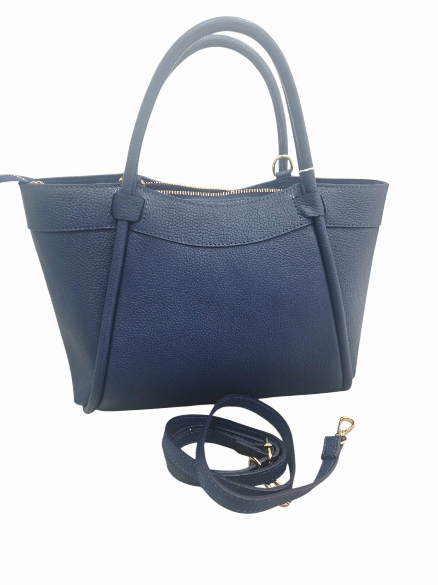 Genuine blue leather bag, made in Italy, with shoulder strap, single internal compartment lined with side pockets and zip closure. Dimensions: H24 W12 L30 Free shipping Borsa in vera pelle blu,made Italy, dotata di tracolla scomparto interno unico foderato con tasche laterali e chiusura con zip.misure H24 B12 L30 Spedizione Gratuita