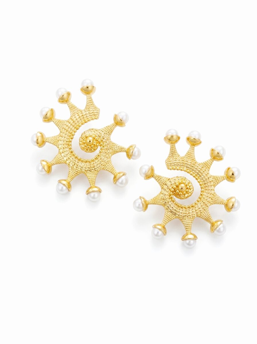 Orecchini lobo realizzati in ottone con perle di maiorca
lunghezza 3cm
peso 6.1gr Spedizione Gratuita