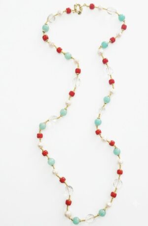 Collana lunga realizzat con perle di fiume, cristallo di rocca, giada,corallo ed ematite.
lunghezza 86cm Spedizione Gratuita